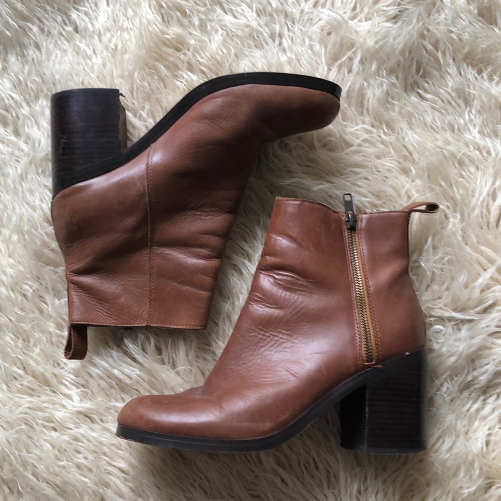 Gap brown leather boots